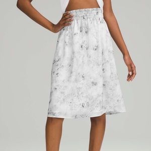 Lululemon Lightweight Pull-On Super-High Rise Midi Skirt
Aquila Rhino Grey Multi